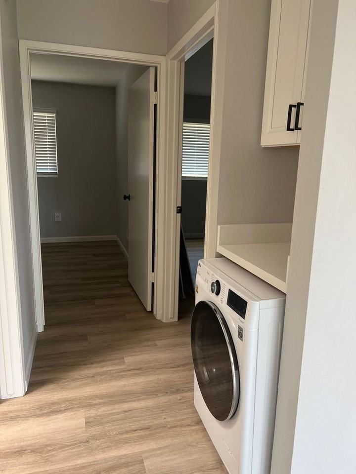 951 North Vulcan Avenue - Photo 5 of 22