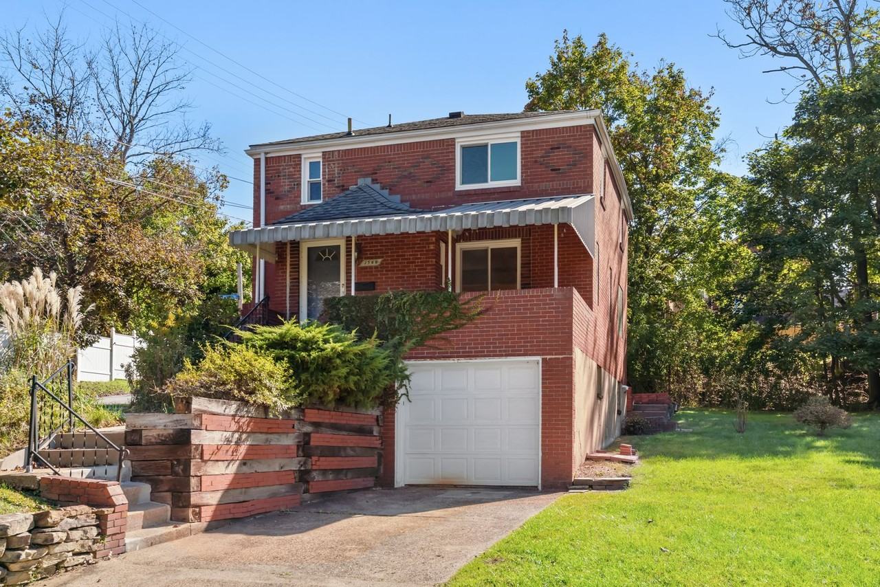 1560 Hawthorne St - Photo 2 of 31