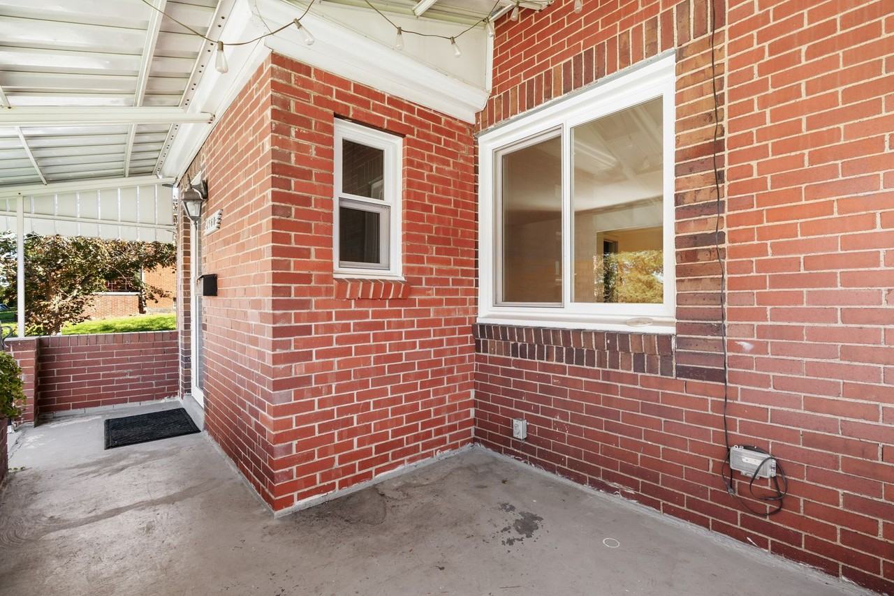 1560 Hawthorne St - Photo 3 of 31