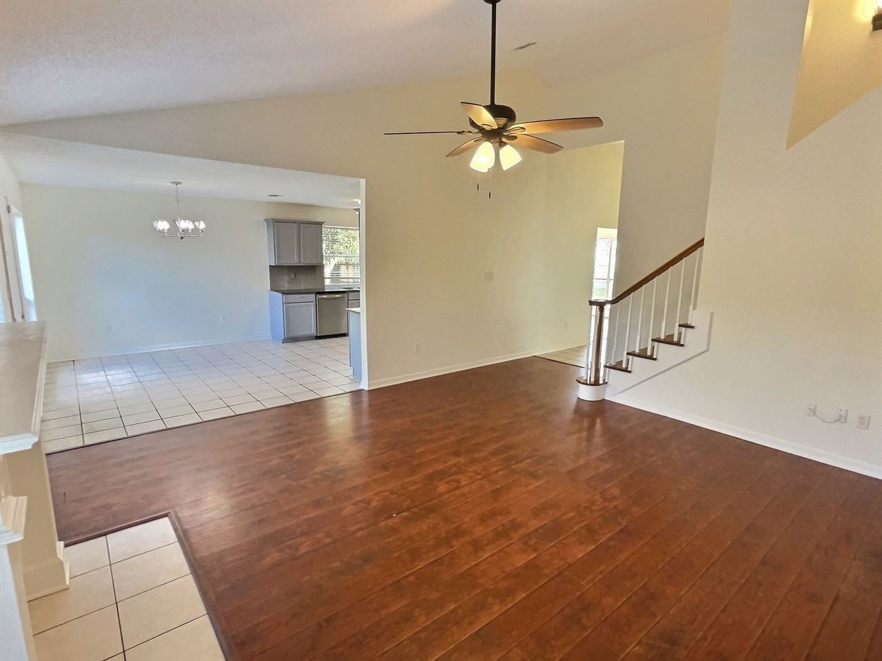 2042 Carolwood Dr - Photo 7 of 30