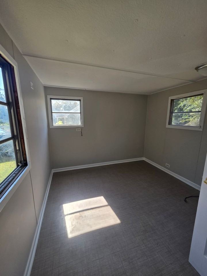 116 Gardenia Ln - Photo 3 of 7