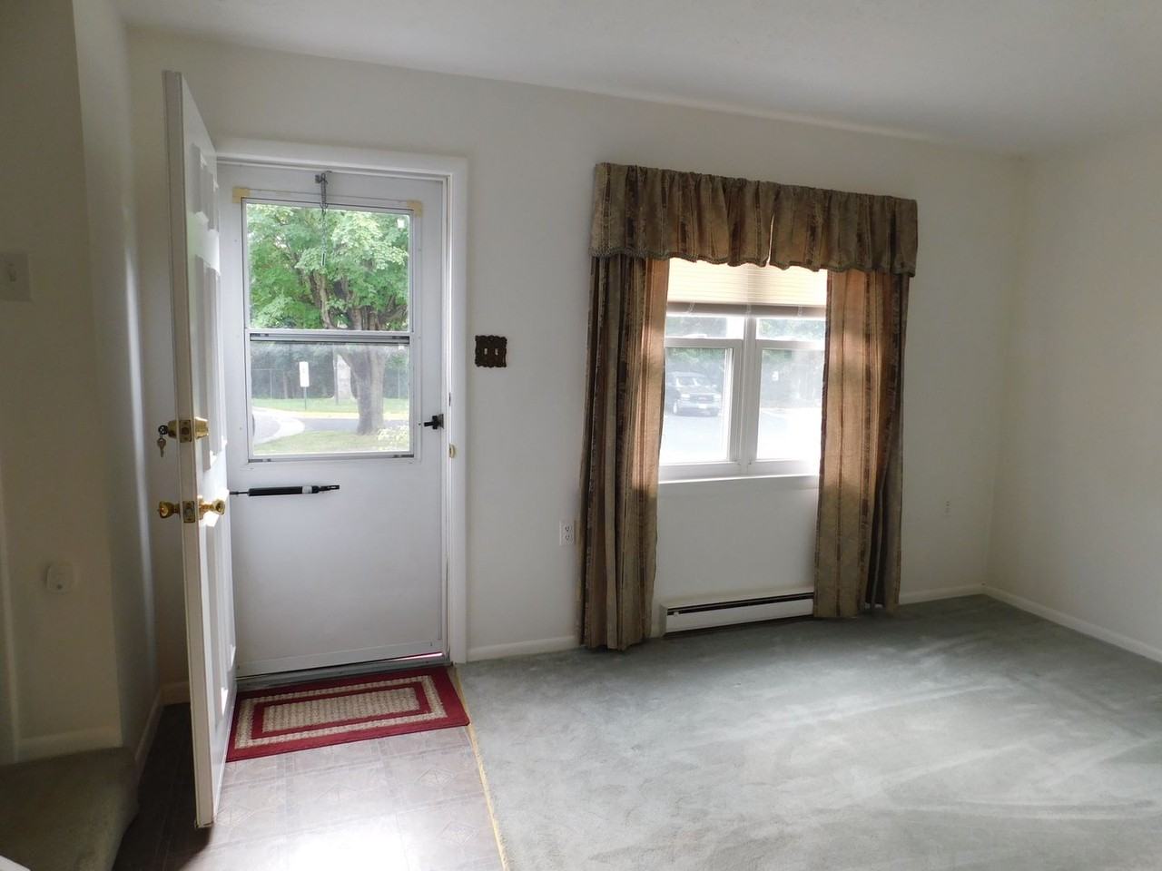 205 Moore Dr - Photo 3 of 15