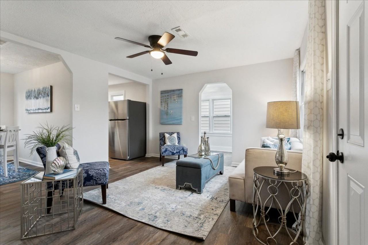 428 Hampton Roads Ave - Photo 2 of 35