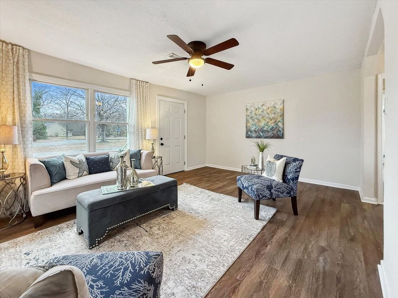 428 Hampton Roads Ave - Photo 3 of 35