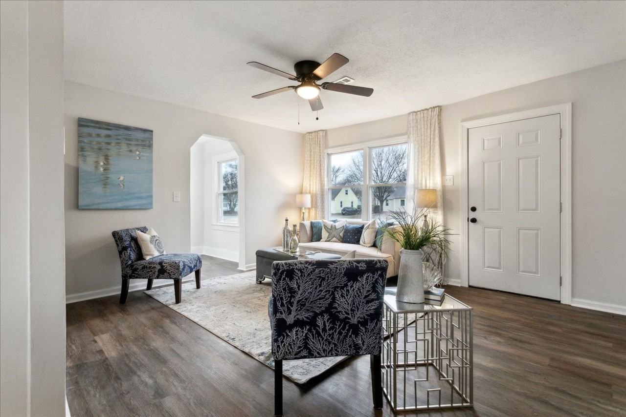 428 Hampton Roads Ave - Photo 5 of 35