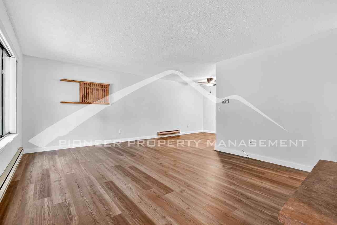 1828 S Ammons St #B - Photo 4 of 26