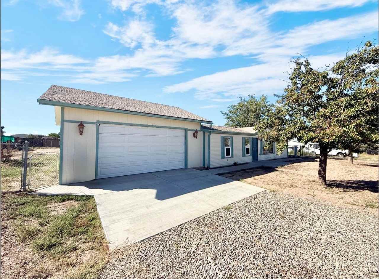 2125 Jean Rd - Photo 2 of 21