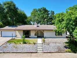 featured image of 1200 Hawthorne Ave #01