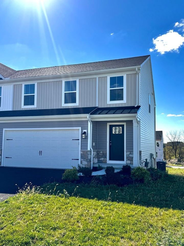 3244 Eisenhower Drive - Photo 2 of 22