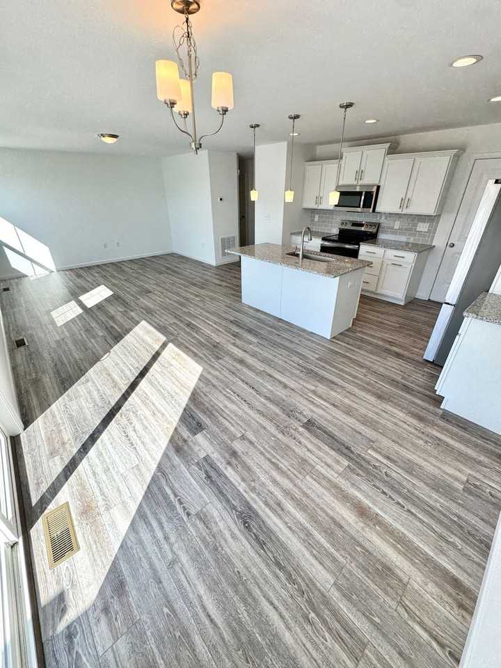 3244 Eisenhower Drive - Photo 5 of 22