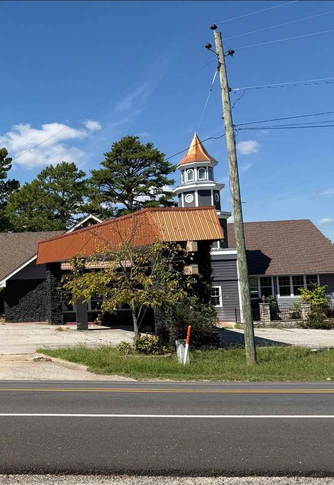 Studios at Eureka - Photo 2 of 5