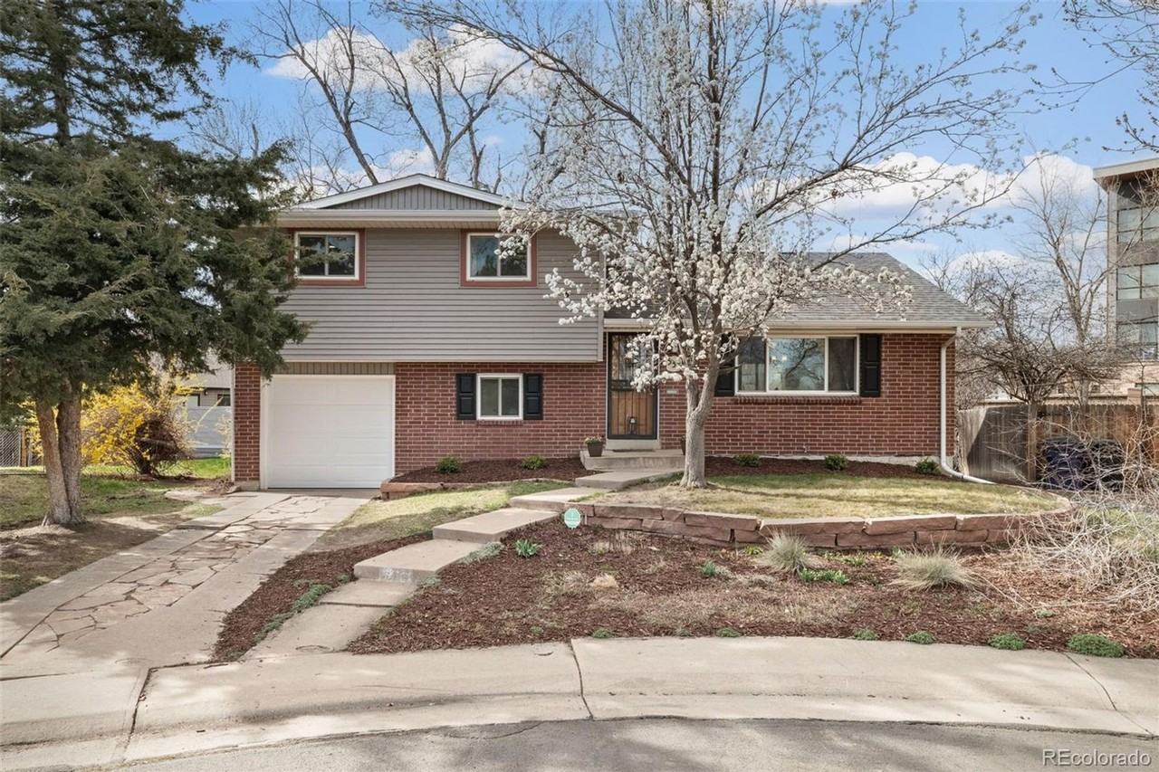 537 S Grape St - Photo 2 of 42