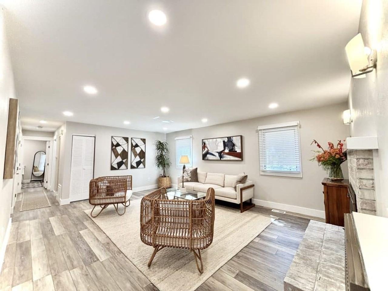 4885 Eisenhower Drive