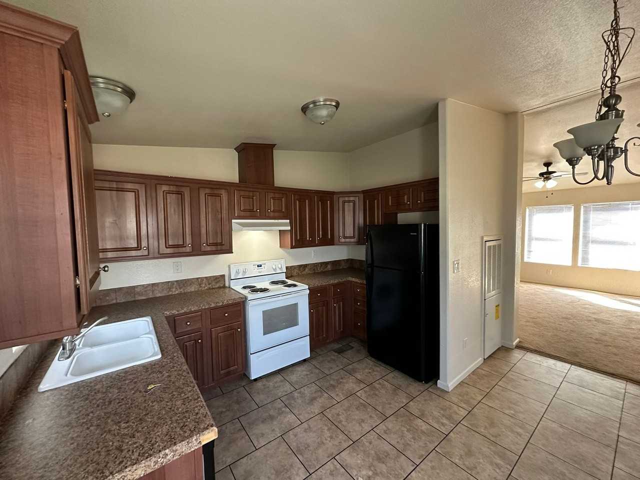 1210 W Mermod St - Photo 3 of 12