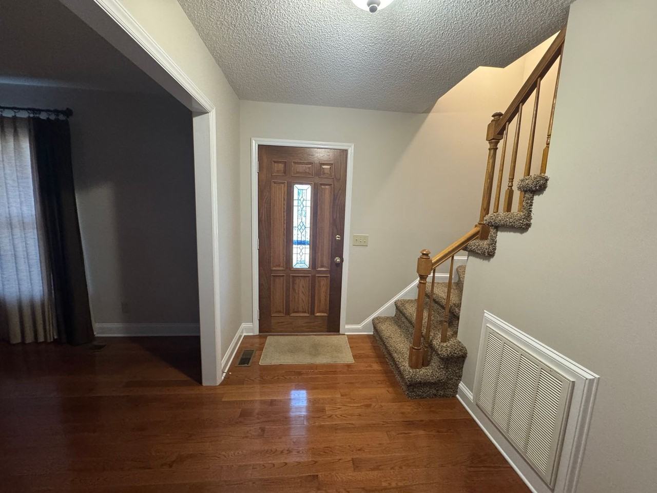 94 S Hillside Dr - Photo 5 of 29