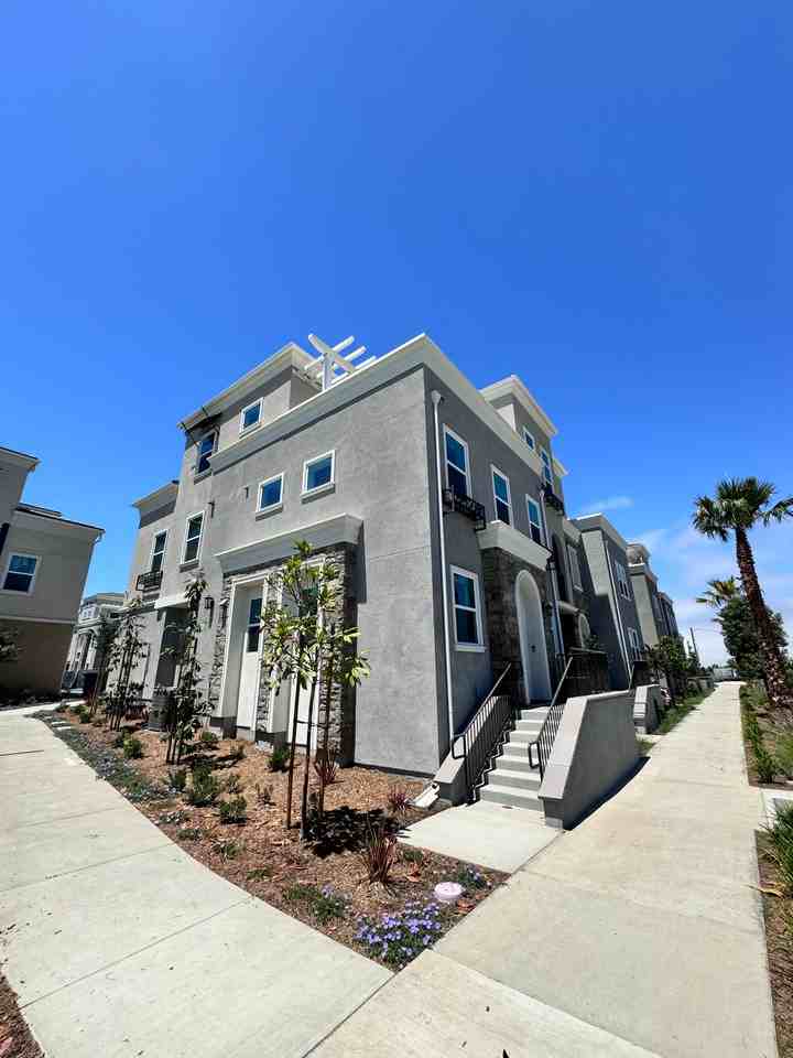 719 Winchester Dr #719 - Photo 2 of 6