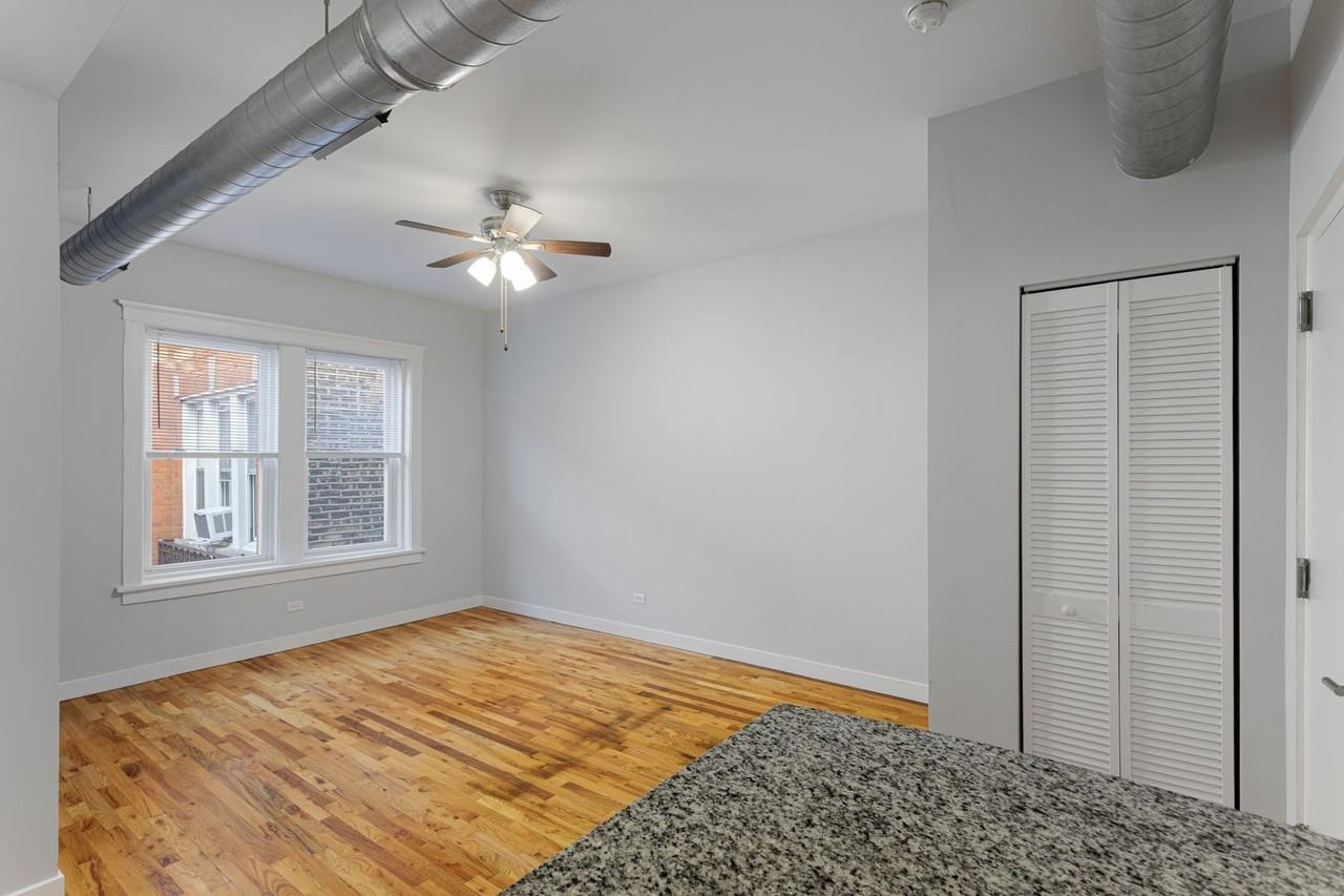 7456 N Greenview Ave #4D - Photo 3 of 8