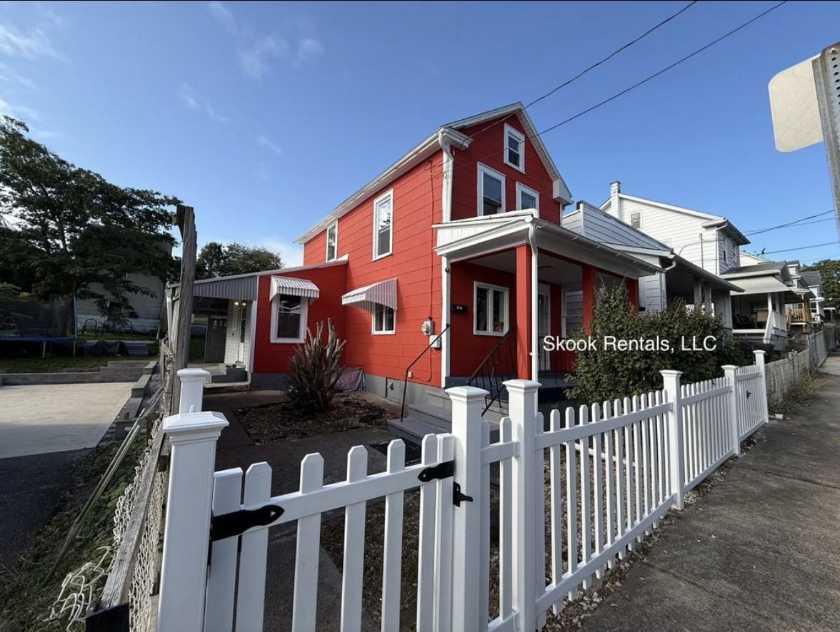1012 W Willow St #NA - Photo 2 of 13