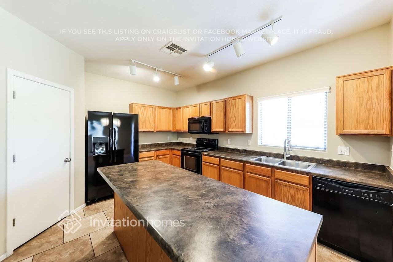 35920 West Velazquez Drive - Photo 7 of 18