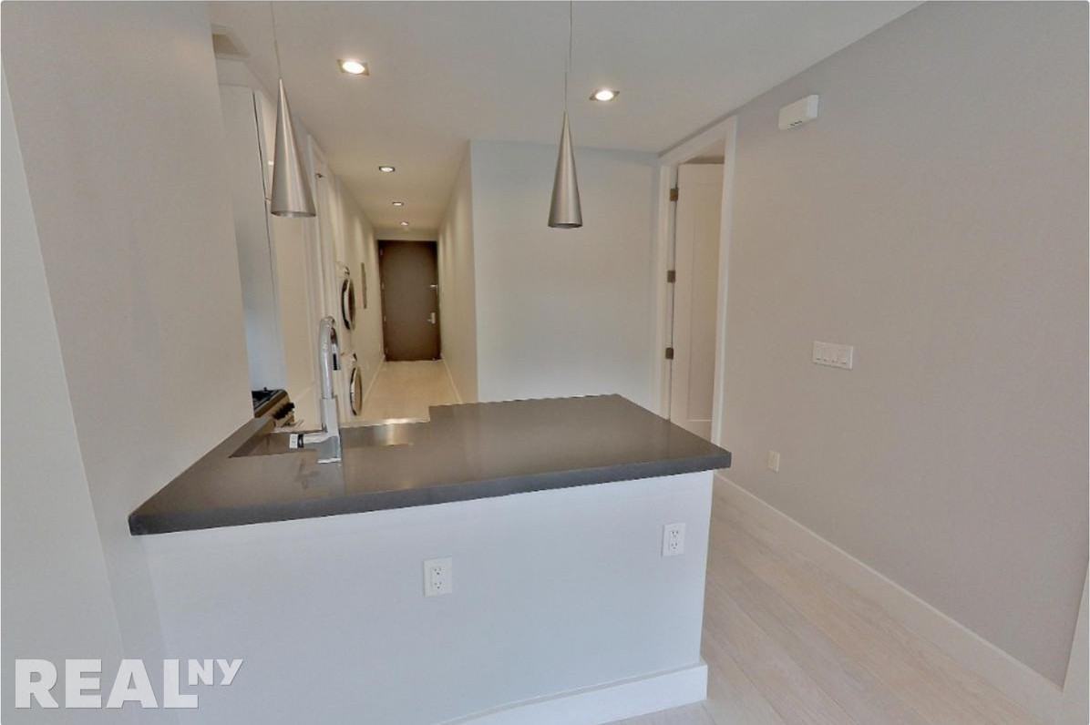 Stanton St #5E2 - Photo 2 of 7