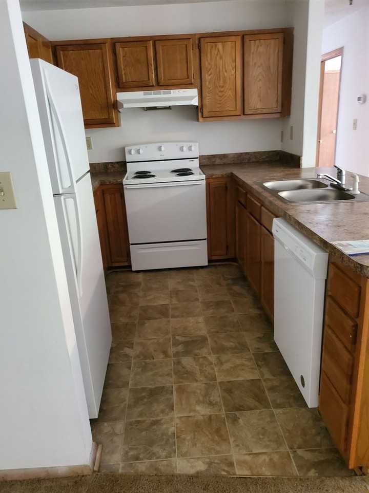 Giles - 709/711 - Photo 2 of 14