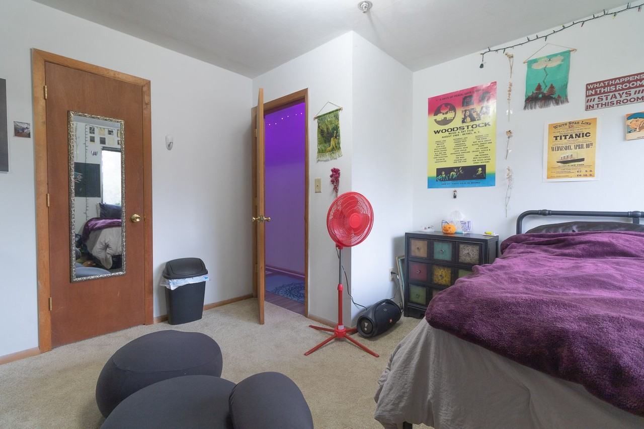 Giles - 709/711 - Photo 3 of 14