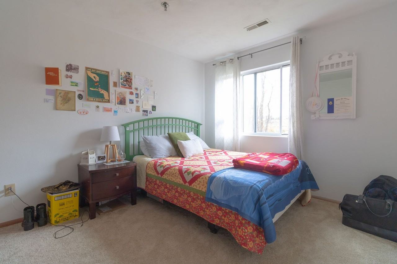 Giles - 709/711 - Photo 4 of 14