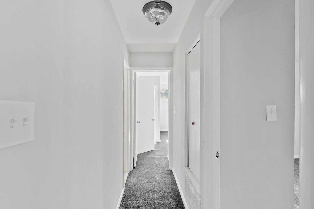 The Greenbriar - Photo 4 of 22