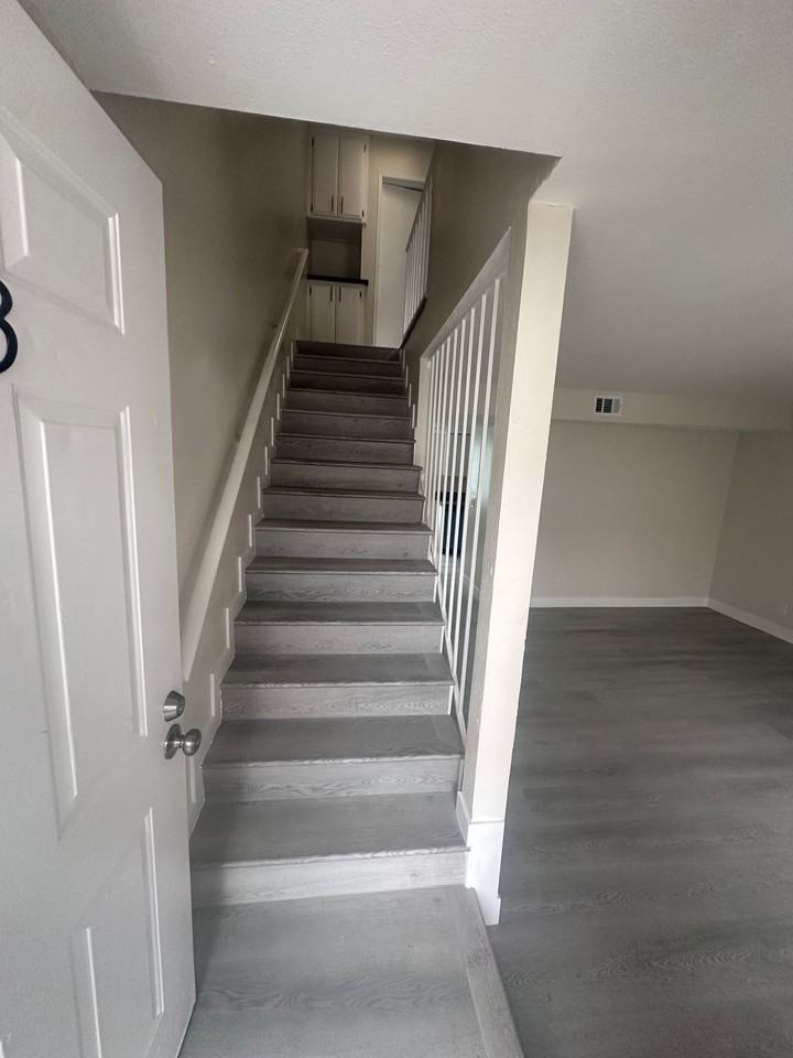 Orion TownHouse - Photo 2 of 4