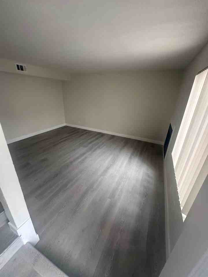 Orion TownHouse - Photo 3 of 4