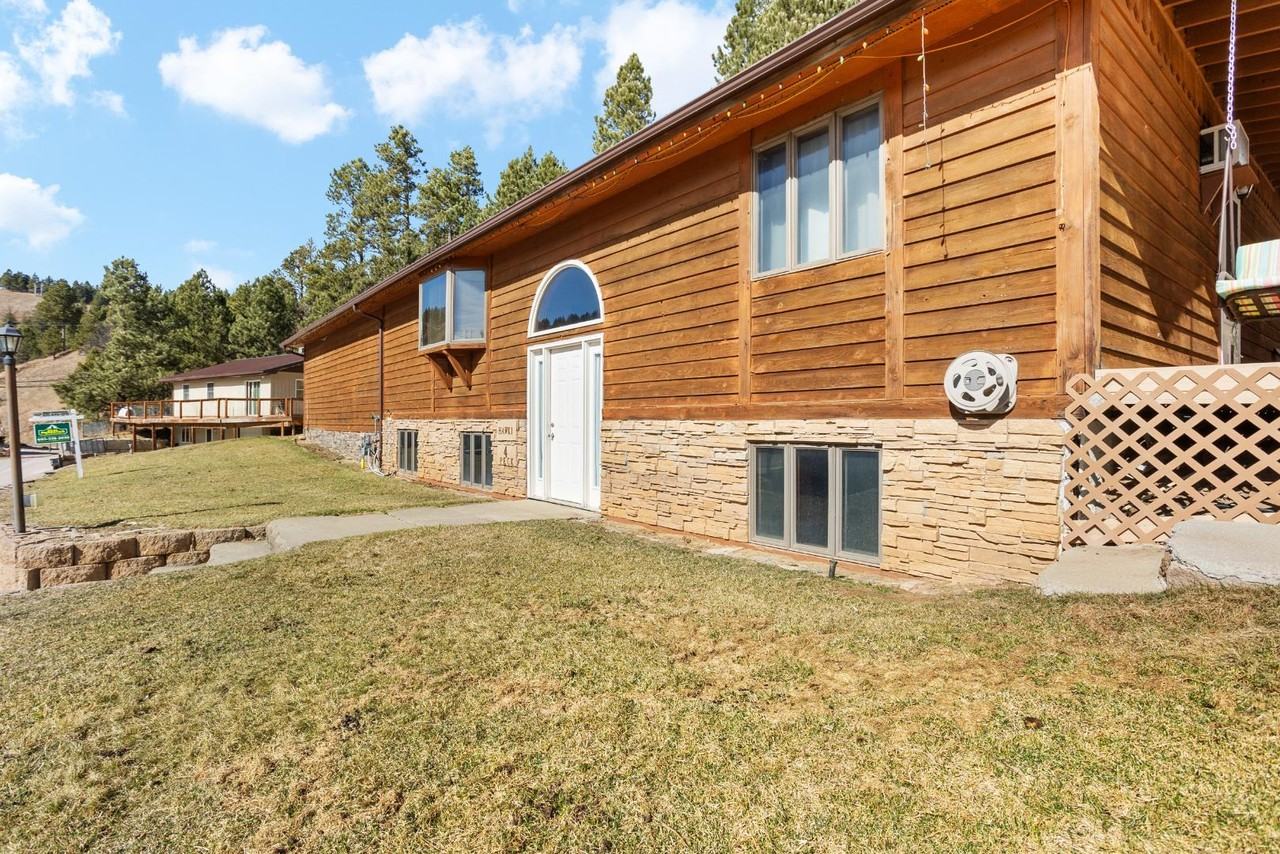 4 Peck St - Photo 3 of 20