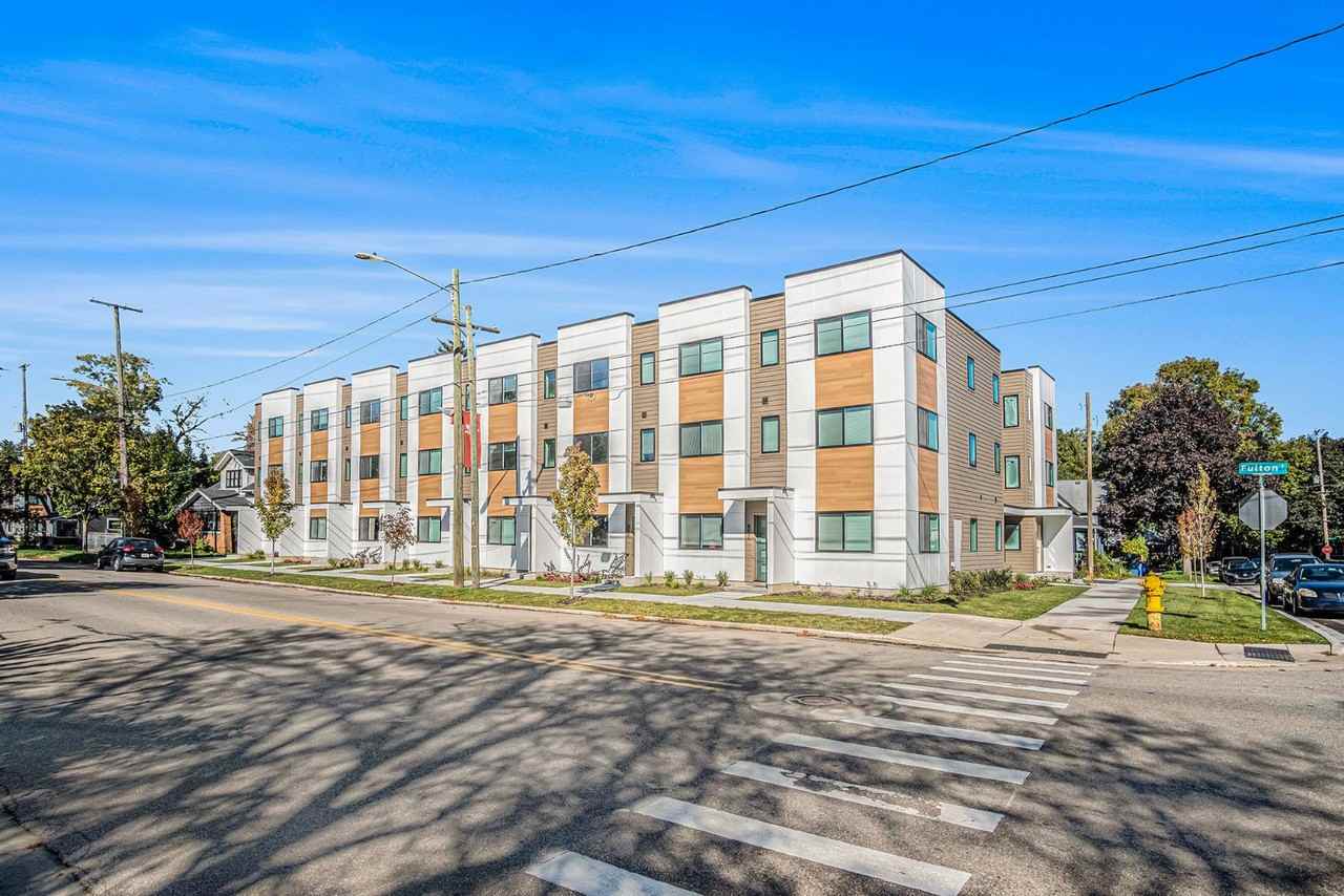 901 Fulton St W - Photo 2 of 30