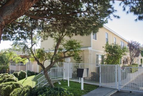 Stepney - Photo 2 of 10