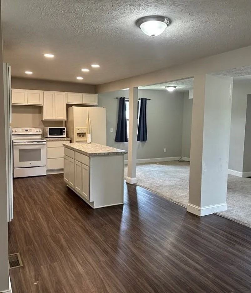 4682 State Route 43 - Photo 2 of 13