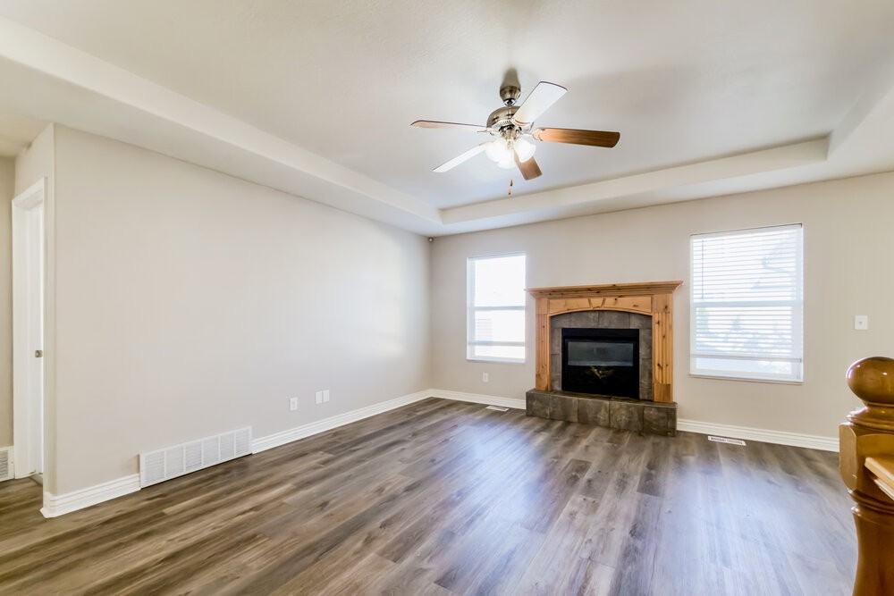 1112 Sw - Photo 2 of 17