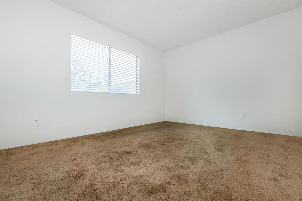 588 S Anza Street - Photo 7 of 31