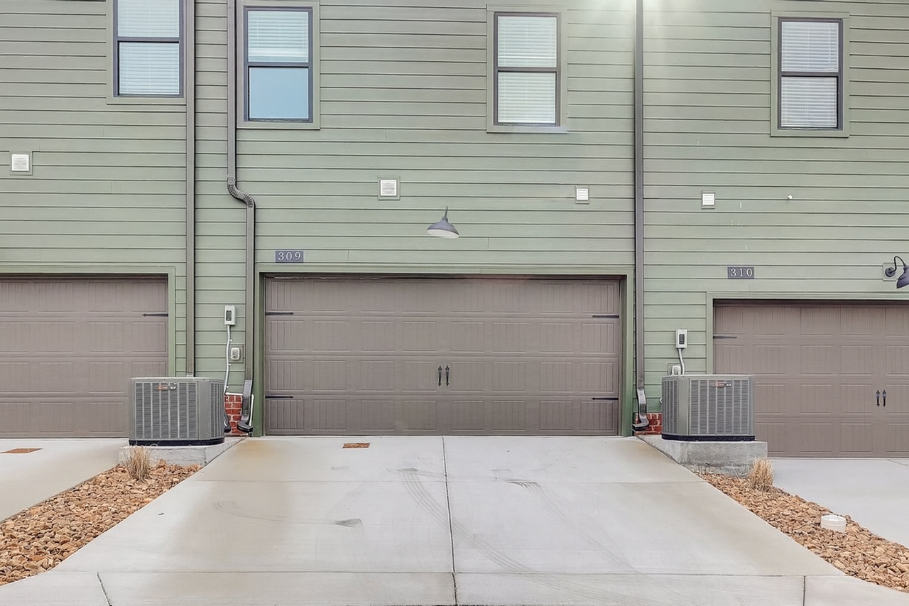 1001 Lifford Ln - Photo 7 of 15