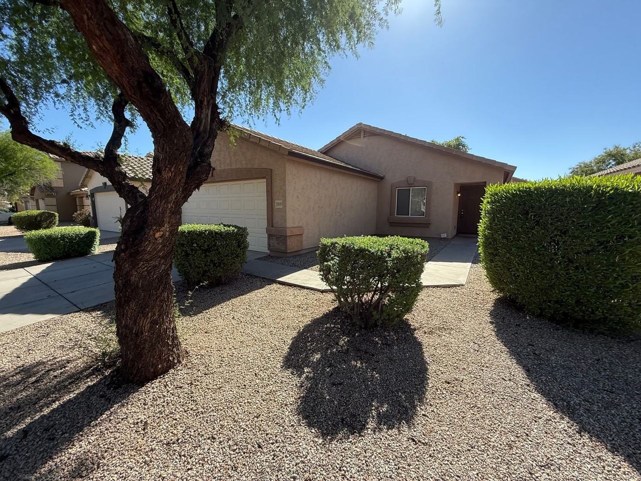 2809 East Bagdad Road - Photo 2 of 15