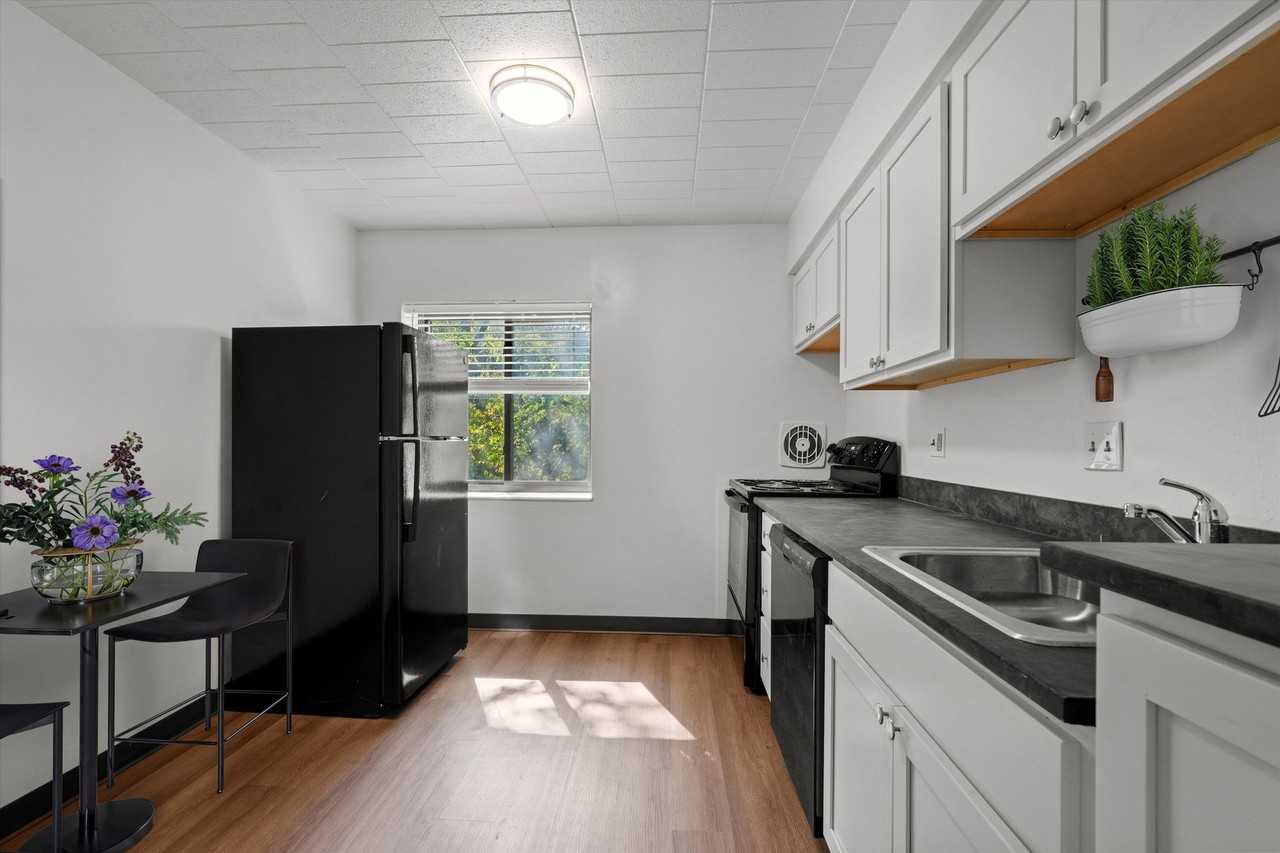 Edgewood Court - Photo 3 of 28