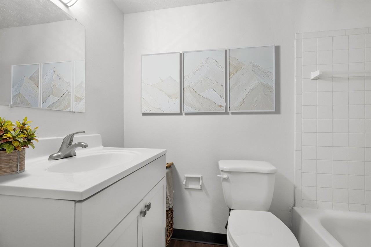 Edgewood Court - Photo 6 of 28