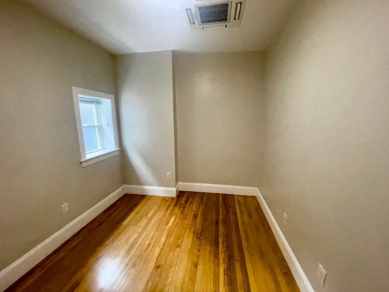 8 Gardner St - Photo 4 of 6