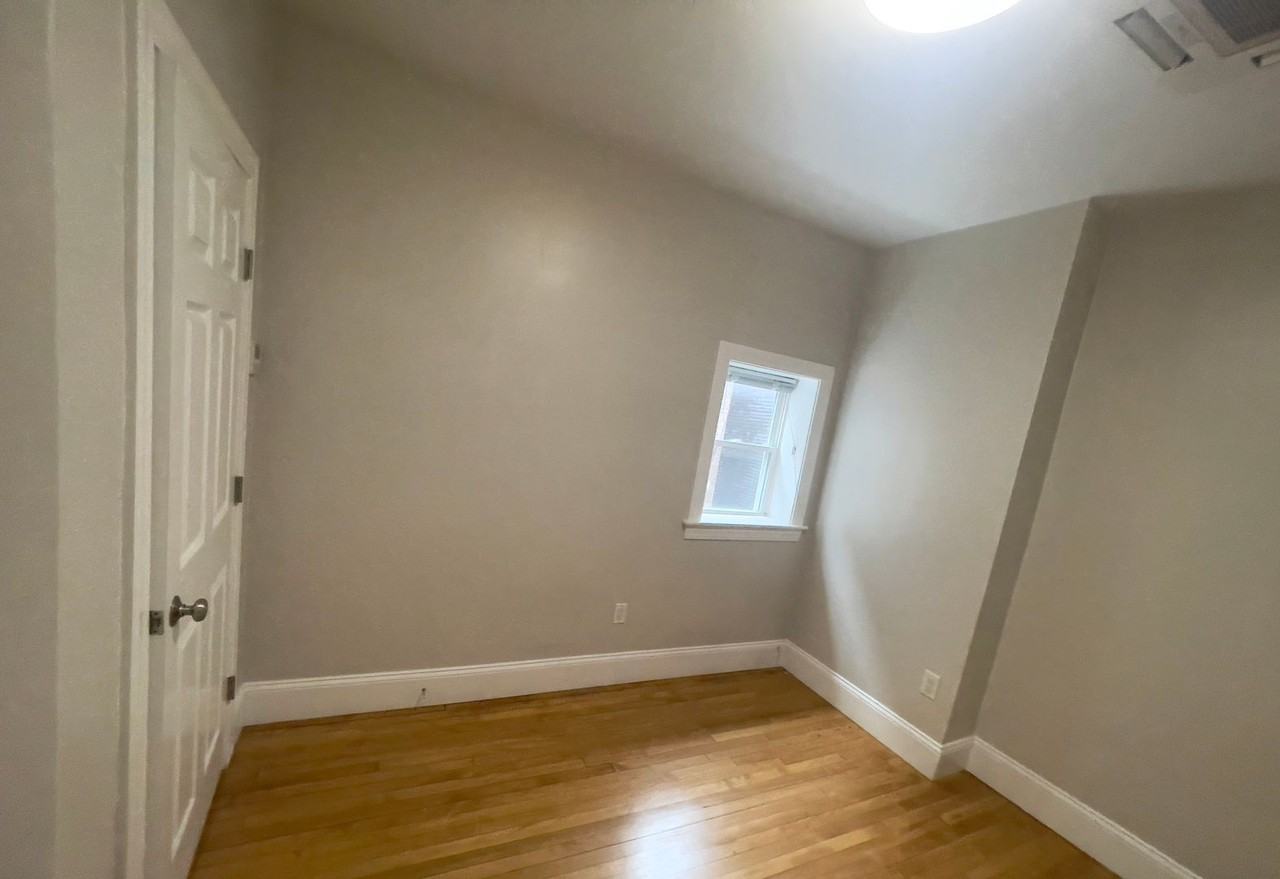 8 Gardner St - Photo 5 of 6