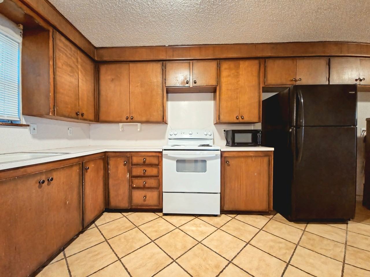 1910 Inler Ave - Photo 7 of 16