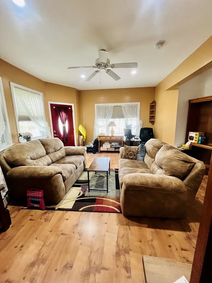 42 Boulevard #A - Photo 3 of 13