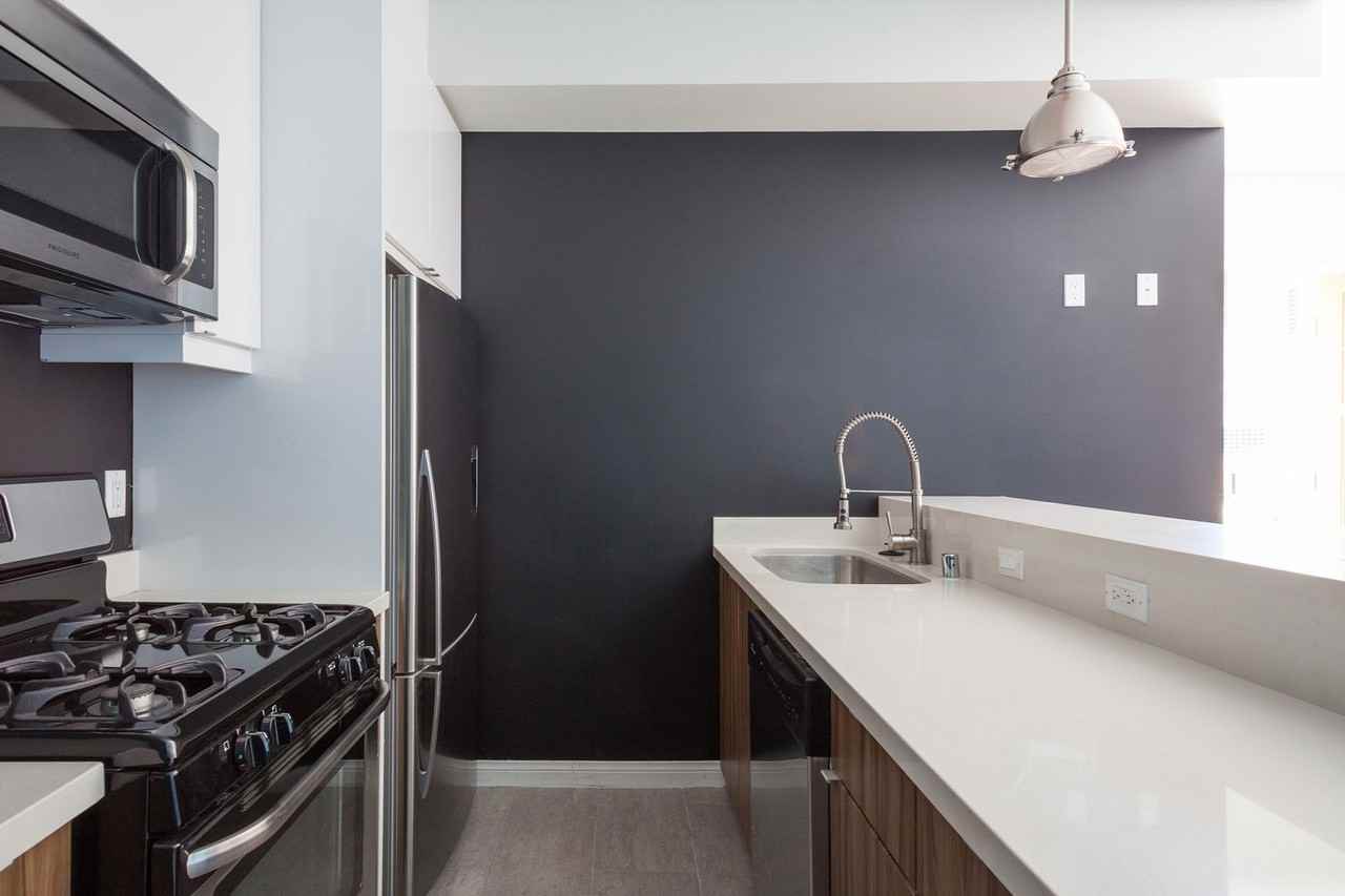 Dee Jay and The Joint - Photo 7 of 11