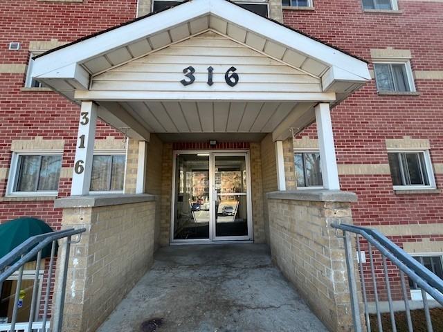 316 Kingsdale Ave #302 - Photo 2 of 18