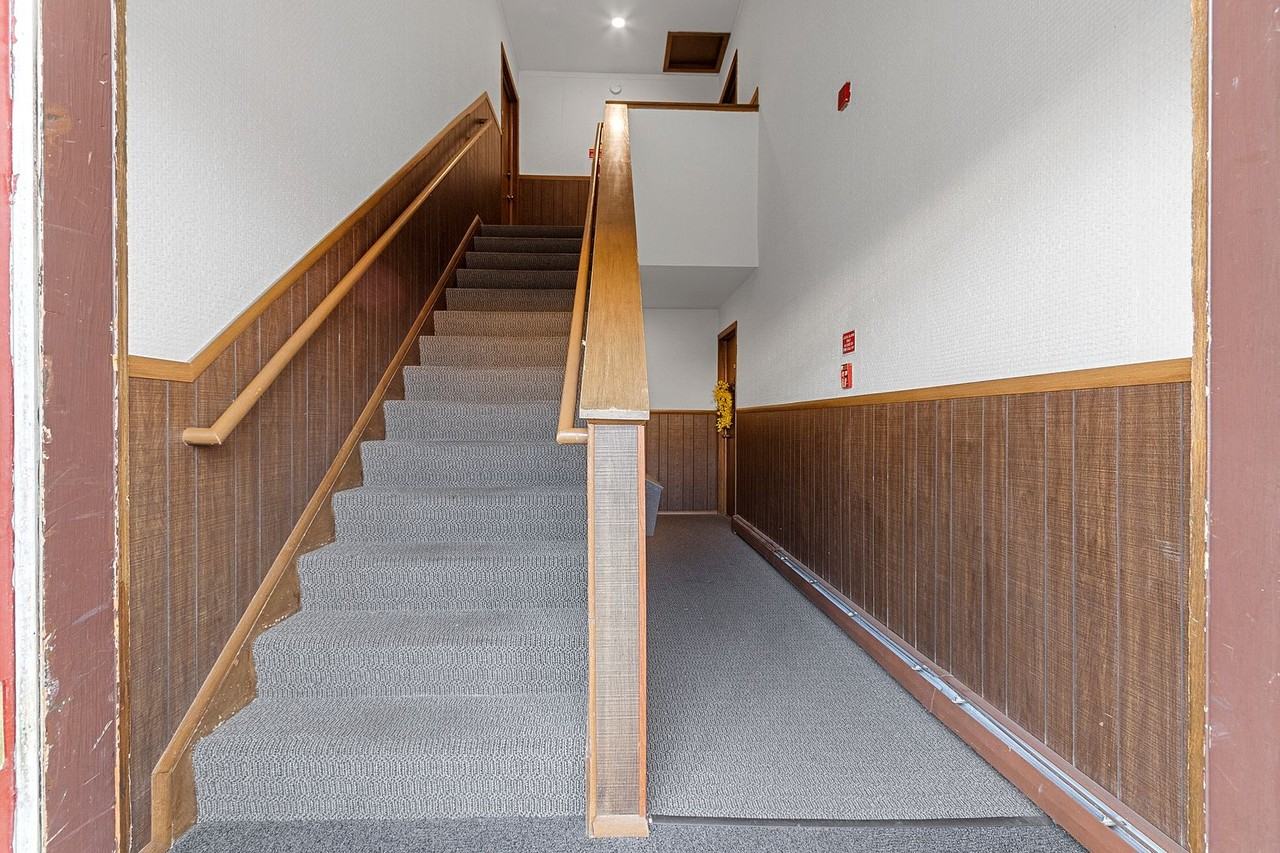 Maple View - Photo 2 of 19