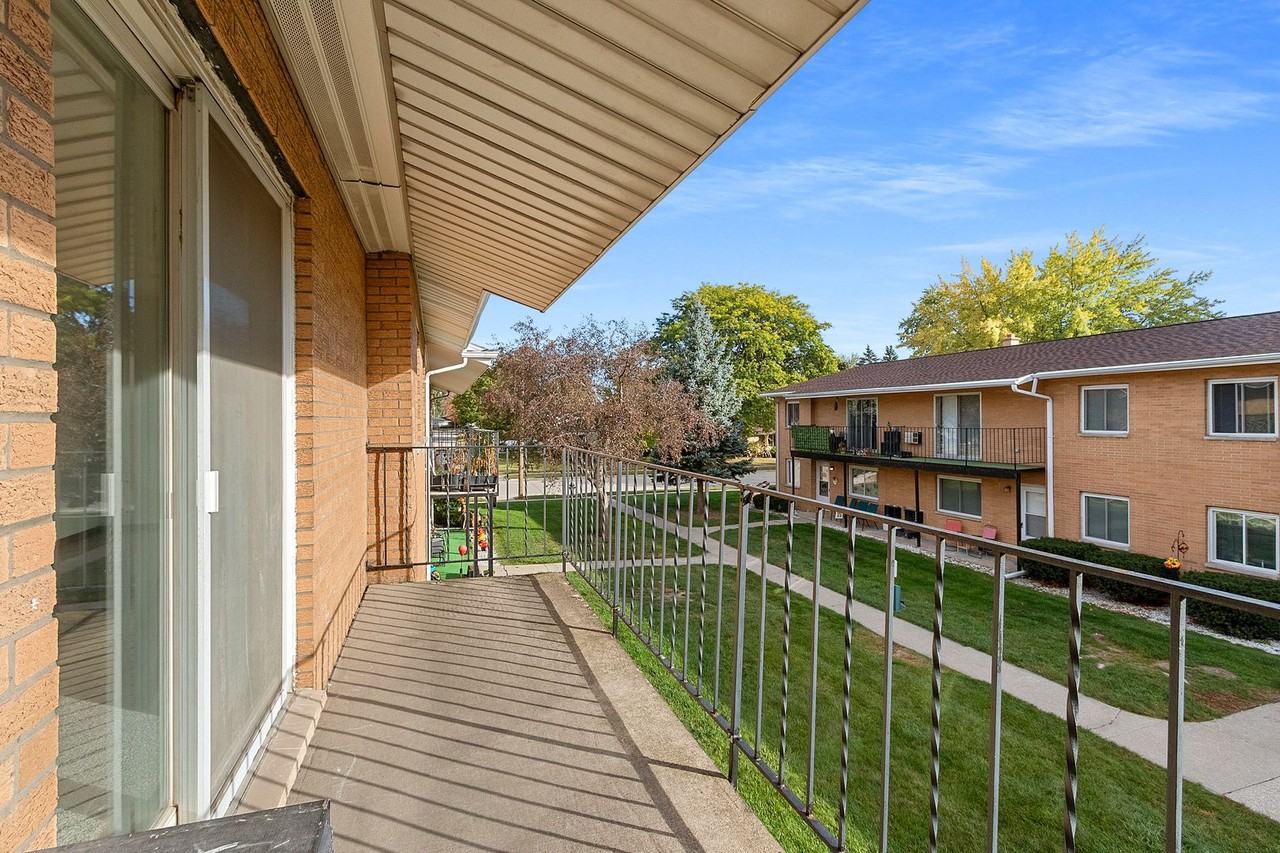 Maple View - Photo 7 of 19