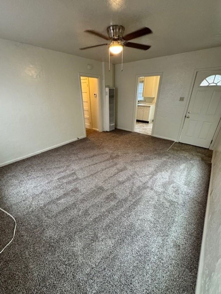 2120 Gold St - Photo 4 of 12