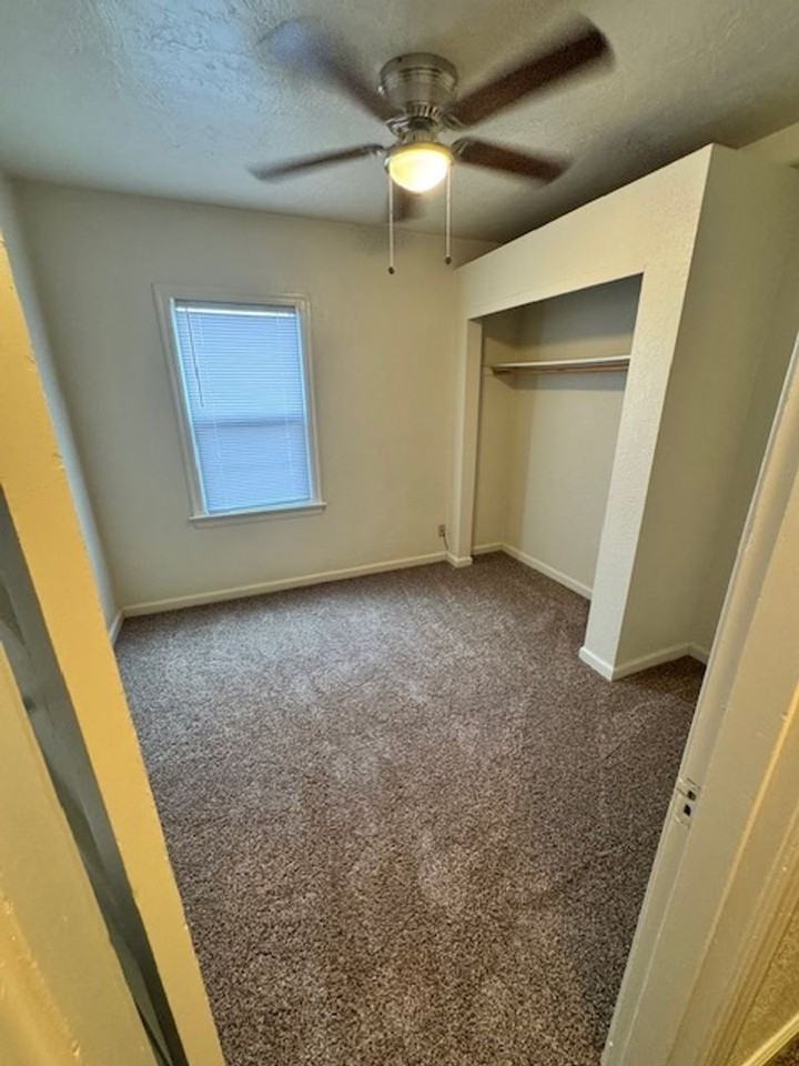 2120 Gold St - Photo 6 of 12